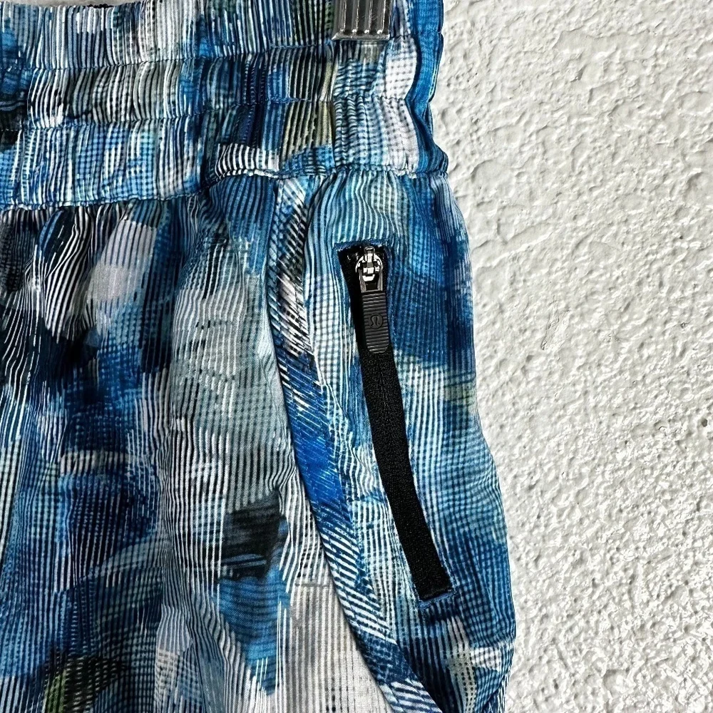 Lululemon Tracker Short V  Sun Dazed Multi Blue SZ 4